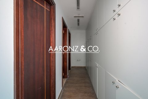 Снять в аренду офис в Джумейра Лейк Тауэрс, Дубай, ОАЭ 89м2, № 642136 - фото 8