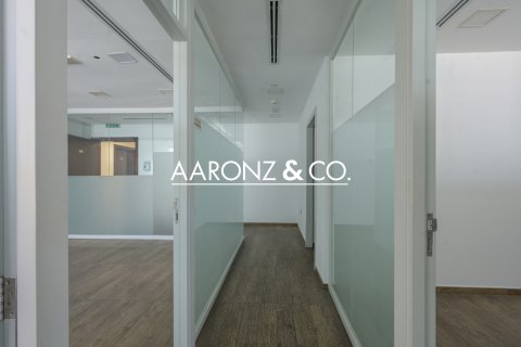 Снять в аренду офис в Джумейра Лейк Тауэрс, Дубай, ОАЭ 89м2, № 642136 - фото 2