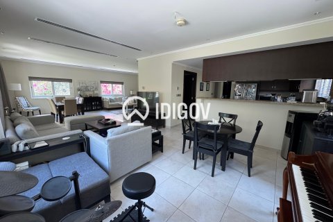 Vila di Jumeirah Park, Dubai, UEA 3 kamar tidur, 861.12 m2 nomor 735782 - foto 2