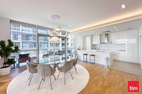 Lägenhet uthyres i Al Wasl, Dubai, UAE 3 sovrum, 284.2 kvm Nr. 640294 - fotografi 5