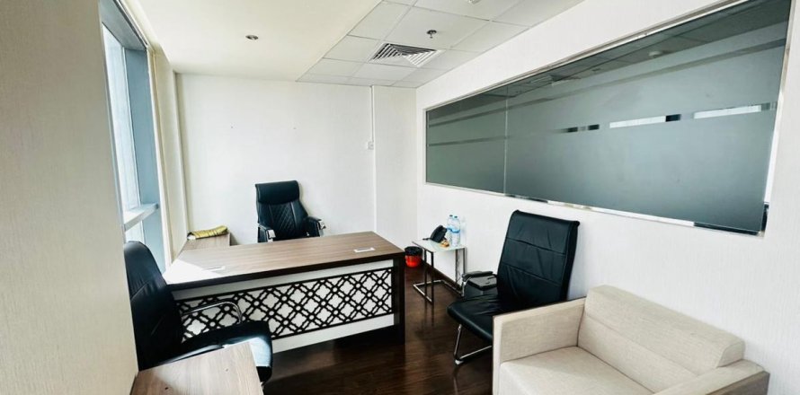 Zyrë në Business Bay, Dubai, Emiratet e Bashkuara Arabe 91.8 m2. № 713593
