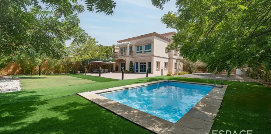 Armazém em Jumeirah Village Triangle, Dubai, EAU 251 m2 № 649746