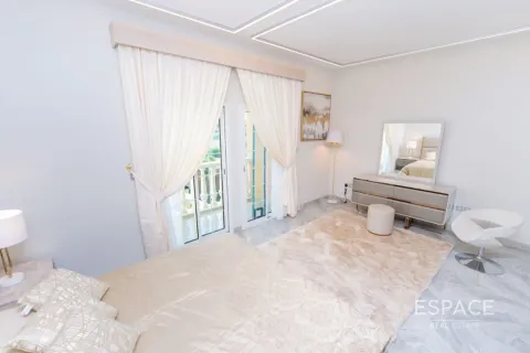 Kuća u nizu u gradu Jumeirah Village Triangle, Dubai, UAE 2 spavaće sobe, 180 m2 Br. 649745 - Slika 15