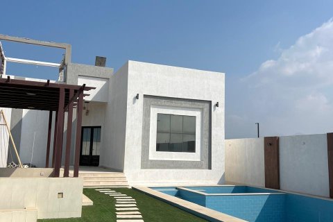 Villa para venda em Al Mairid, Ras Al Khaimah, EAU 2 quartos, 450 m2 № 656473 - foto 1
