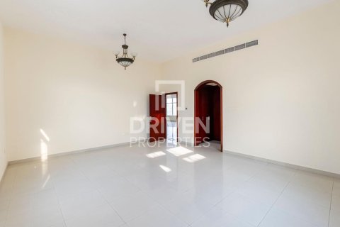 Vila di Al Barsha, Dubai, UAE 7 bilik tidur, 791 meter persegi № 654823 - foto 17