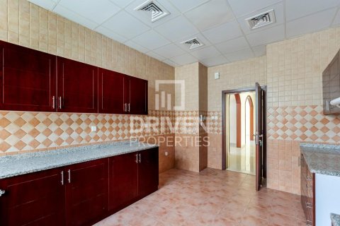 Vila di Al Barsha, Dubai, UAE 7 bilik tidur, 791 meter persegi № 654823 - foto 10