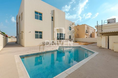 Vila di Al Barsha, Dubai, UAE 7 bilik tidur, 791 meter persegi № 654823 - foto 1
