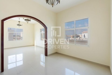 Vila di Al Barsha, Dubai, UAE 7 bilik tidur, 791 meter persegi № 654823 - foto 15