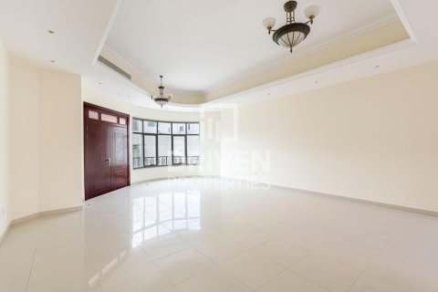 Vila di Al Barsha, Dubai, UAE 7 bilik tidur, 791 meter persegi № 654823 - foto 5