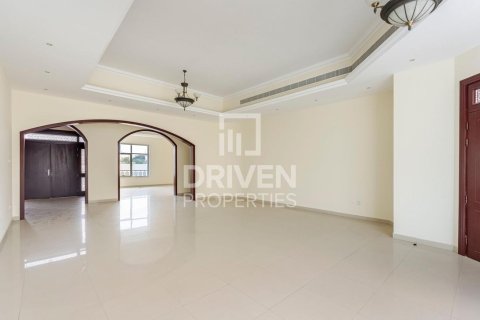 Vila di Al Barsha, Dubai, UAE 7 bilik tidur, 791 meter persegi № 654823 - foto 7