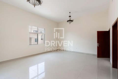 Vila v Al Barsha, Dubai, SAE 7 spální, 791 m2 č. 654823 - Fotografia 29