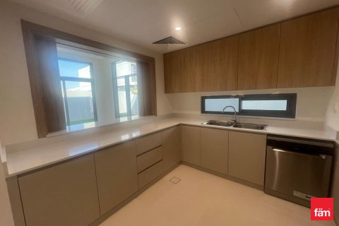 Vila u gradu Dubai, UAE 4 spavaće sobe, 338.6 m2 Br. 668798 - Slika 3
