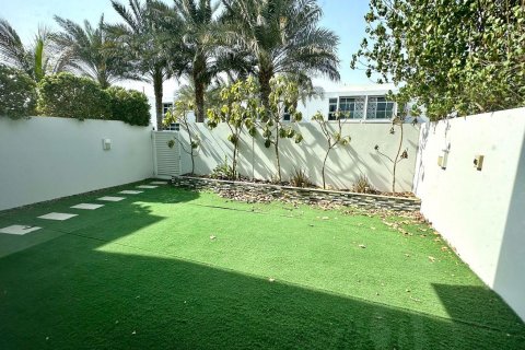Villetta a schiera in affitto a Mudon, Dubai, EAU 3 camere da letto, 187 mq. № 641996 - foto 1