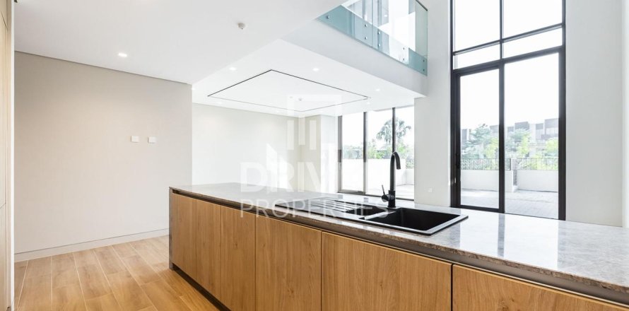 Vilë në Jumeirah, Dubai, Emiratet e Bashkuara Arabe 3 dhoma gjumi, 291 m2. № 653266