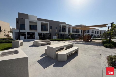 Villa te koop in Dubai, VAE 3 slaapkamers, 129 vr.m., nr 739868 - foto 15