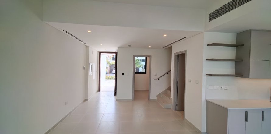 Villa in Dubai, VAE 3 slaapkamers, 129 vr.m. nr 739868