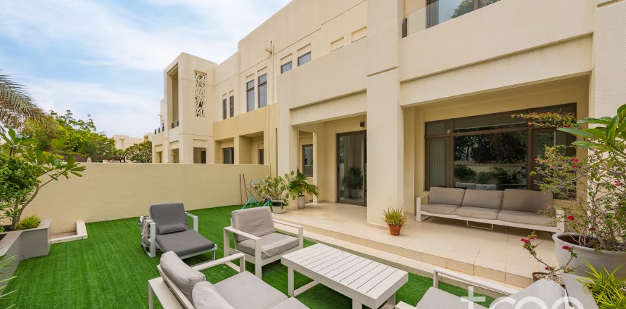 Radhus i Reem, Dubai, UAE 4 sovrum, 237 kvm Nr. 741088