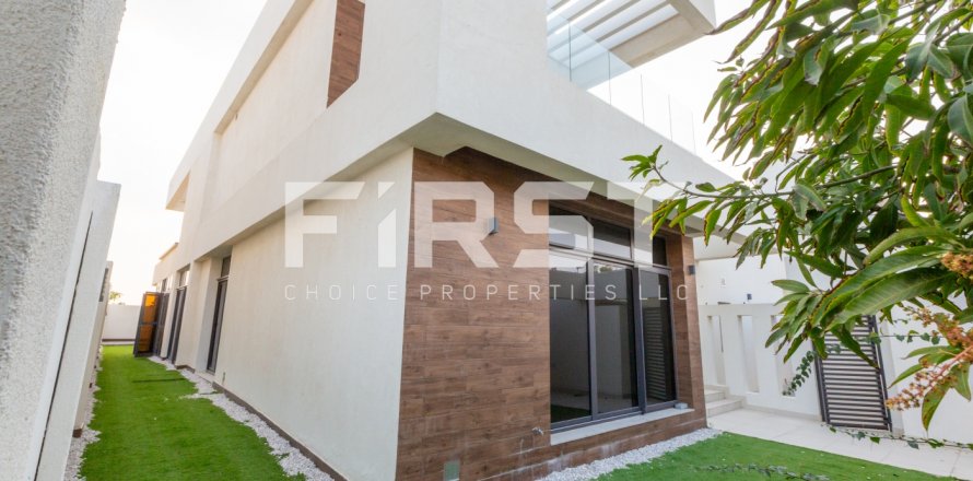 Vilë në Yas Island, Abu Dhabi, Emiratet e Bashkuara Arabe 6 dhoma gjumi, 929 m2. № 635602