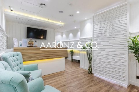 Üürile anda kontor asukohaga Business Bay, Dubai, AÜE: 133 m² Nr 702183 - pilt 2