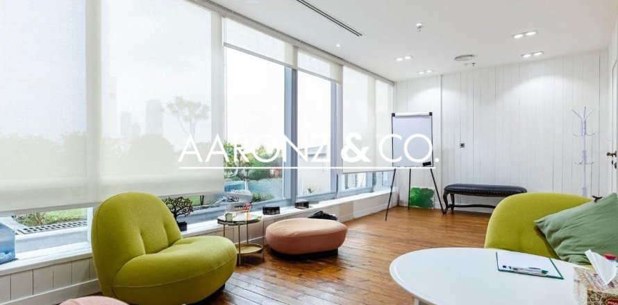 Kontor asukohaga Business Bay, Dubai, AÜE: 133 m² Nr 702183