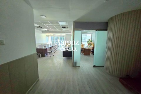Office in Business Bay, Dubai, UAE 108 sq.m. № 702186 - photo 5