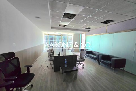 Снять в аренду офис в Бизнес-Бэй, Дубай, ОАЭ 108м2, № 702186 - фото 4