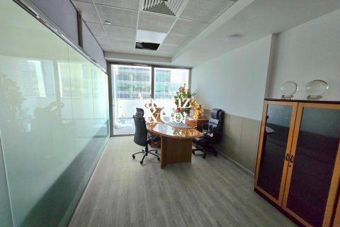 Office in Business Bay, Dubai, UAE 108 sq.m. № 702186 - photo 8