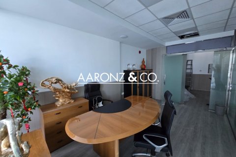 Toimisto Business Bay, Dubai, Arabiemiraatit 108 m2 № 702186