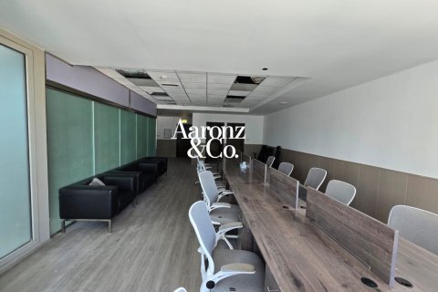 Office in Business Bay, Dubai, UAE 108 sq.m. № 702186 - photo 3