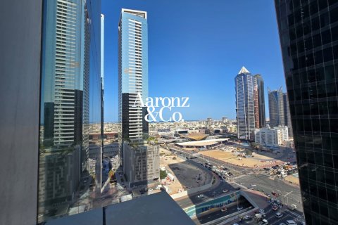 Office in Business Bay, Dubai, UAE 108 sq.m. № 702186 - photo 12