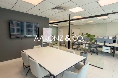 Office in Business Bay, Dubai, UAE 76 sq.m. № 702185 - photo 3