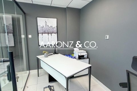 Office in Business Bay, Dubai, UAE 76 sq.m. № 702185 - photo 6