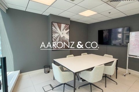 Office in Business Bay, Dubai, UAE 76 sq.m. № 702185 - photo 4