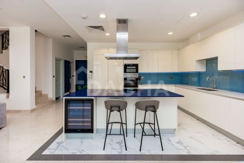 Vila v Palm Jumeirah, Dubai, SAE 5 spální, 302 m2 č. 706520 - Fotografia 9
