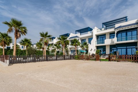 Vilă în Palm Jumeirah, Dubai, EAU 5 dormitoare, 302 mp.  №706520