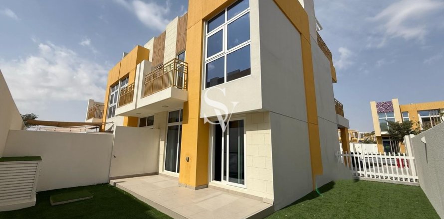 Villetta a schiera a DAMAC Hills (Akoya by DAMAC), Dubai, EAU 3 camere da letto, 170 mq. № 720247