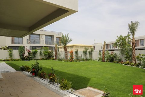 Dubai, UAE의 임대용 빌라 침실 5개, 527.9제곱미터 번호 705817 - 사진 24
