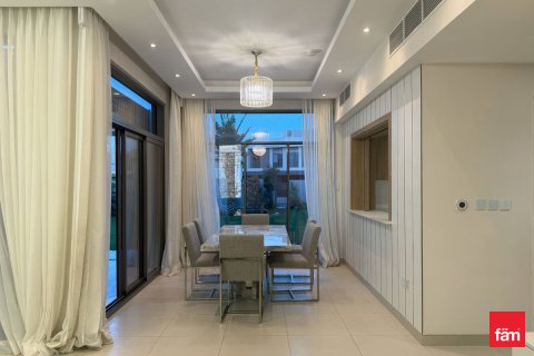 Dubai, UAE의 임대용 빌라 침실 5개, 527.9제곱미터 번호 705817 - 사진 5