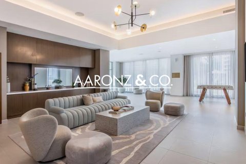 Снять в аренду квартиру в Даунтаун Дубай (Даунтаун Бурдж Дубай), ОАЭ 4 спальни, 210м2, № 680430 - фото 4