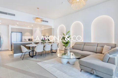 Снять в аренду квартиру в Даунтаун Дубай (Даунтаун Бурдж Дубай), ОАЭ 4 спальни, 210м2, № 680430 - фото 2