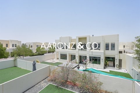 Vila u Dubai, UAE 3 spavaćih soba, 283 m2 Br. 680428 - fotografija 16
