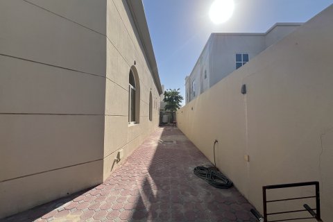 Willa do wynajęcia w Al Barsha, Dubai, ZEA 3 sypialnie, 418.06 mkw., nr 750765 - zdjęcie 2
