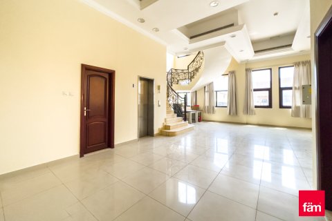 Villa en alquiler en Al Barsha, Dubai, EAU 6 dormitorios, 1156 m2 № 655652 - foto 5