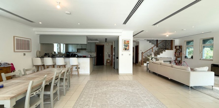 Vila v Jumeirah Park, Dubai, SAE 4 ložnice, 736.5 m² Č.: 655656
