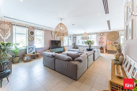 Huvila Jumeirah Park, Dubai, Arabiemiraatit 4 makuuhuonetta, 402.7 m2 № 655656 - kuva 2