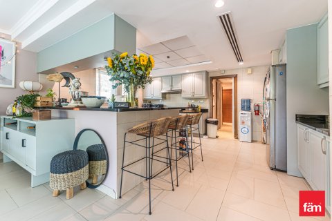 Huvila Jumeirah Park, Dubai, Arabiemiraatit 4 makuuhuonetta, 402.7 m2 № 655656 - kuva 8