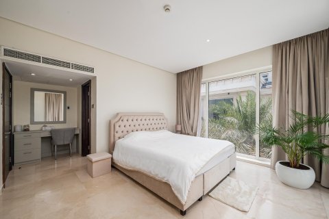 Villa in Umm Suqeim, Dubai, UAE 4 bedrooms, 1049.06 sq.m. № 764374 - photo 12