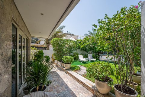 Villa in Umm Suqeim, Dubai, UAE 4 bedrooms, 1049.06 sq.m. № 764374 - photo 21