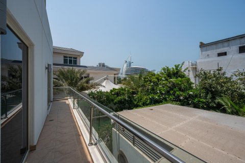Villa in Umm Suqeim, Dubai, UAE 4 bedrooms, 1049.06 sq.m. № 764374 - photo 4