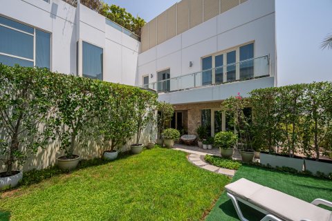 Villa in Umm Suqeim, Dubai, UAE 4 bedrooms, 1049.06 sq.m. № 764374 - photo 20